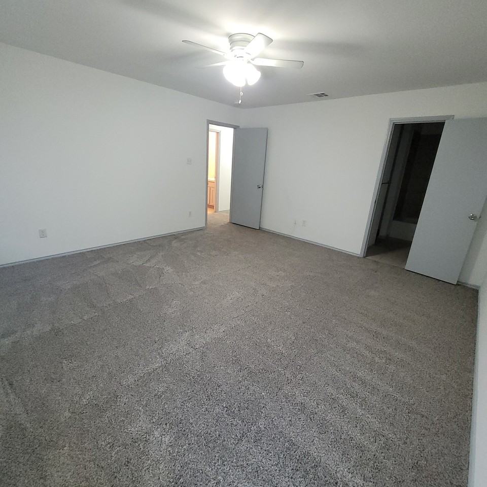 200 Alpine Dr #1 - Photo 4 of 13