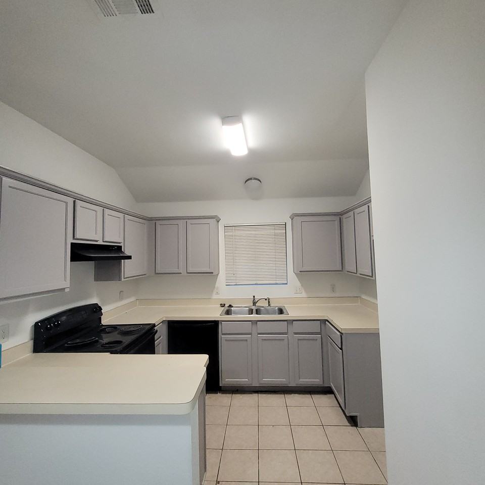 200 Alpine Dr #1 - Photo 2 of 13