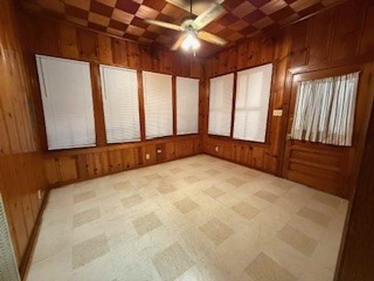 704 E. Thomas - Photo 3 of 50