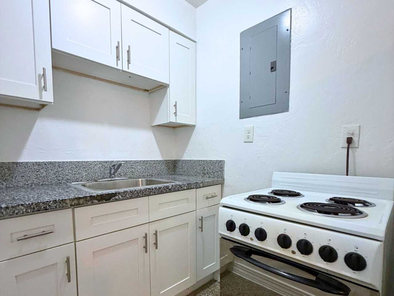 929 N K St #B - Photo 6 of 14