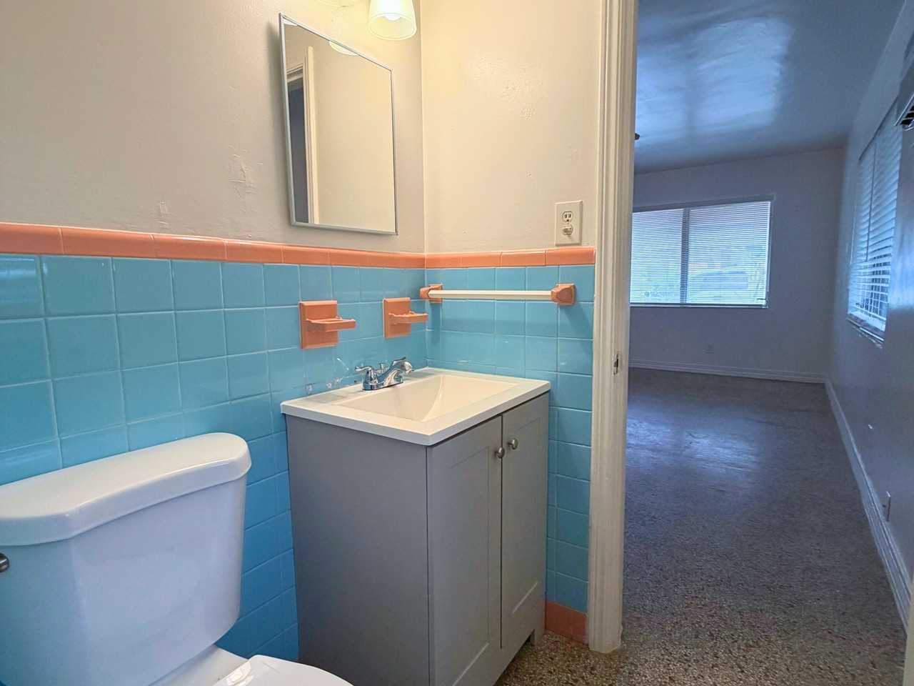 929 N K St #B - Photo 7 of 14