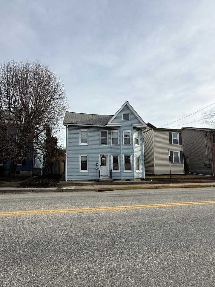 109 N Earl St - Photo 2 of 2