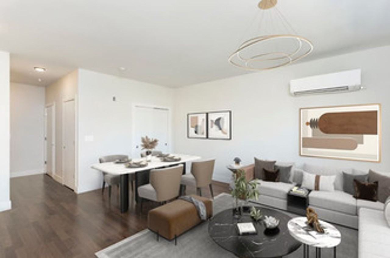 St. James at 301 West Franklin Street - Photo 4 of 26