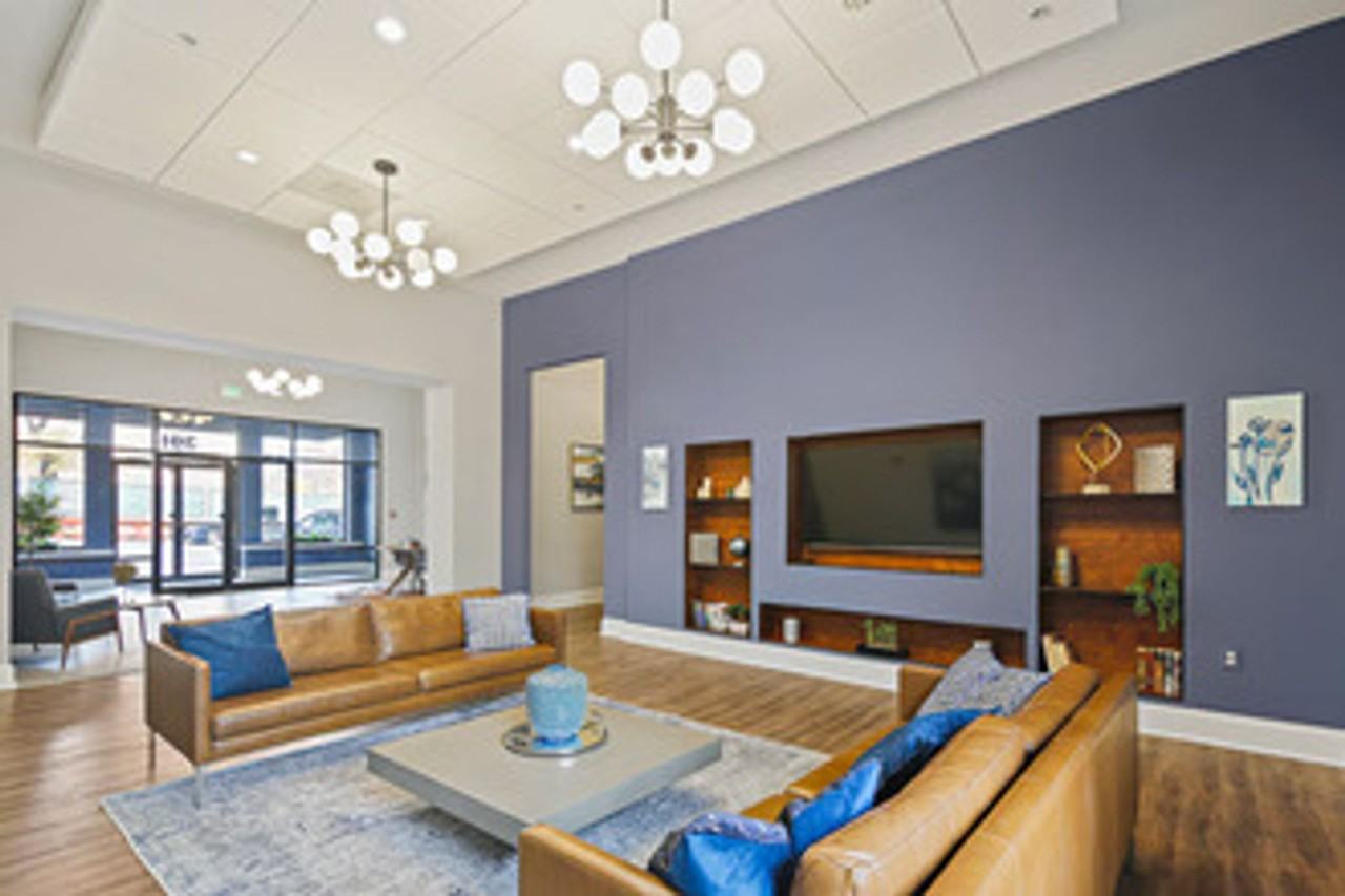 St. James at 301 West Franklin Street - Photo 7 of 26