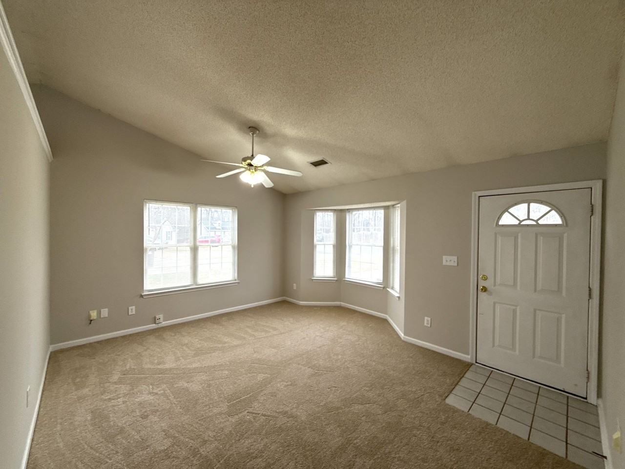 3214 Atlas Dr - Photo 2 of 15