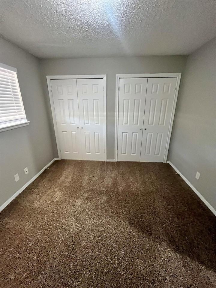 22318 Meadowgate Drive - Photo 5 of 7