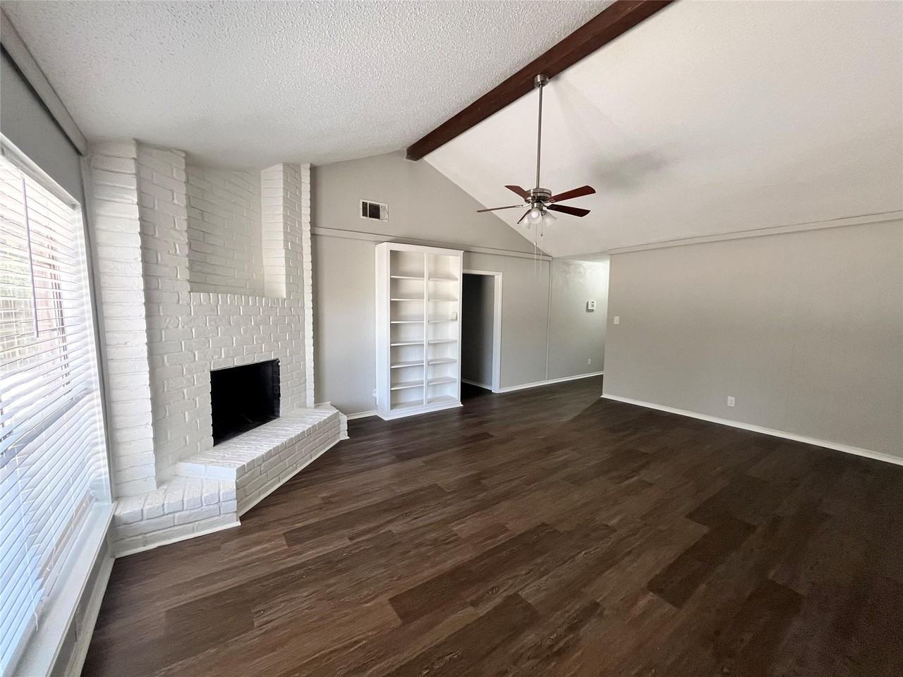 22318 Meadowgate Drive - Photo 3 of 7