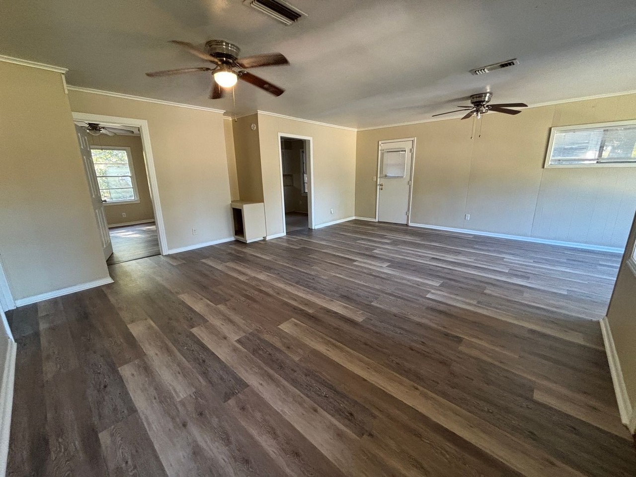 1741 Desoto St - Photo 3 of 11