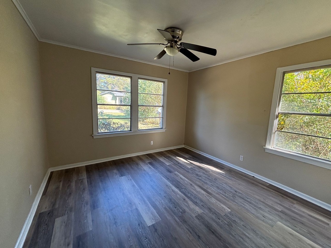 1741 Desoto St - Photo 4 of 11