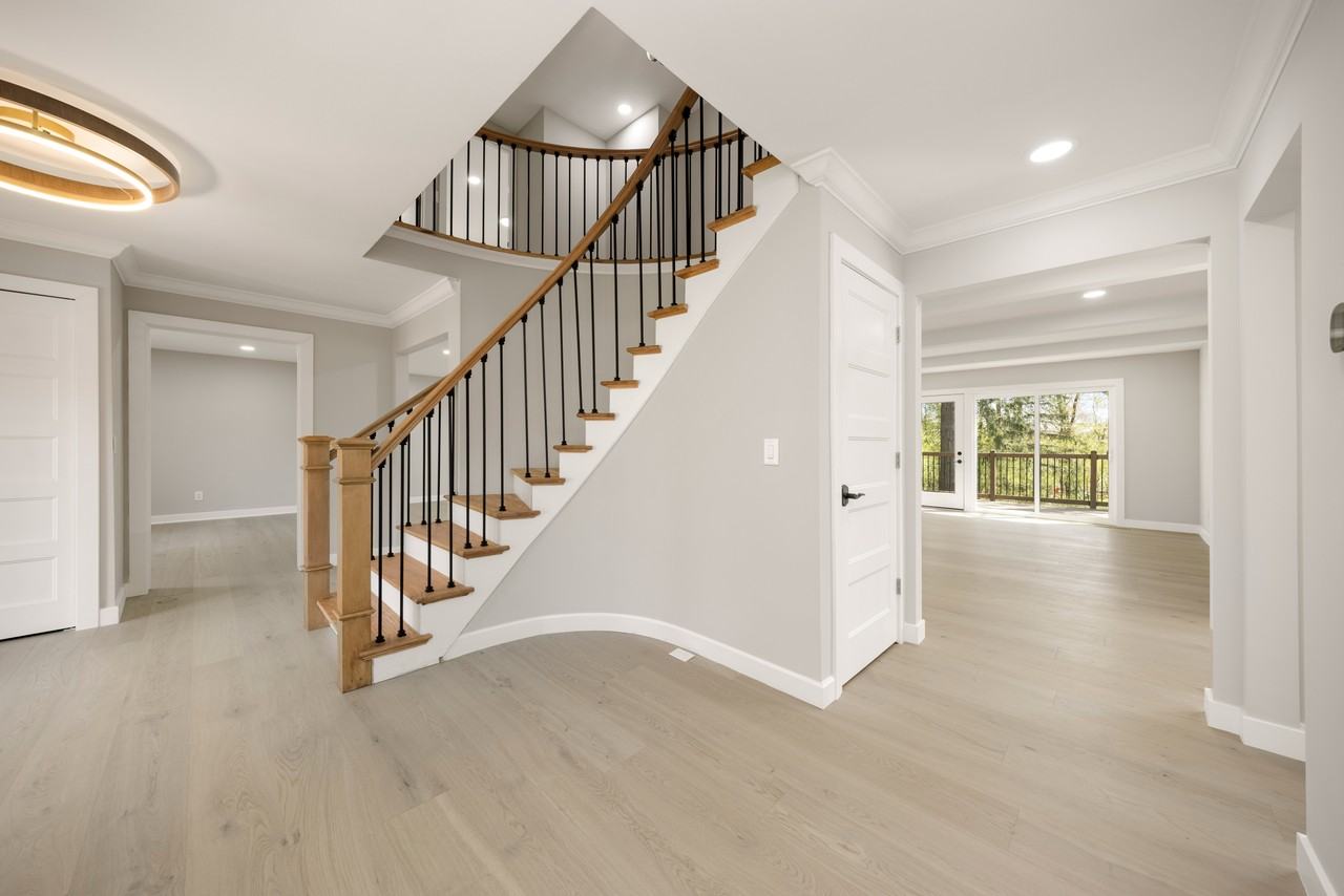 5240 Clarendon Crest Street - Photo 6 of 18