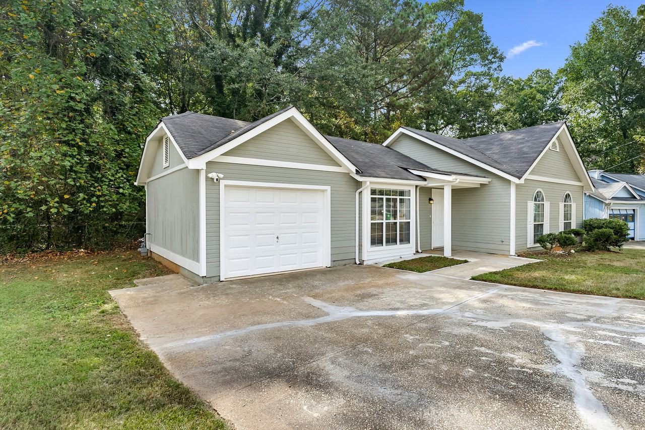 2467 Deep Shoals Cir #1 - Photo 2 of 22