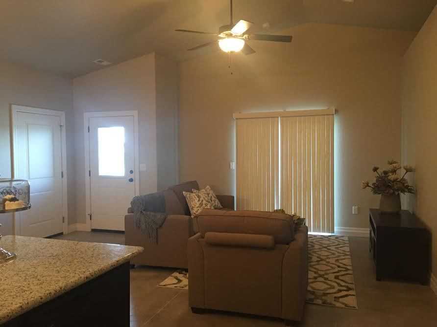 3426 W Sunflower Dr - Photo 3 of 9