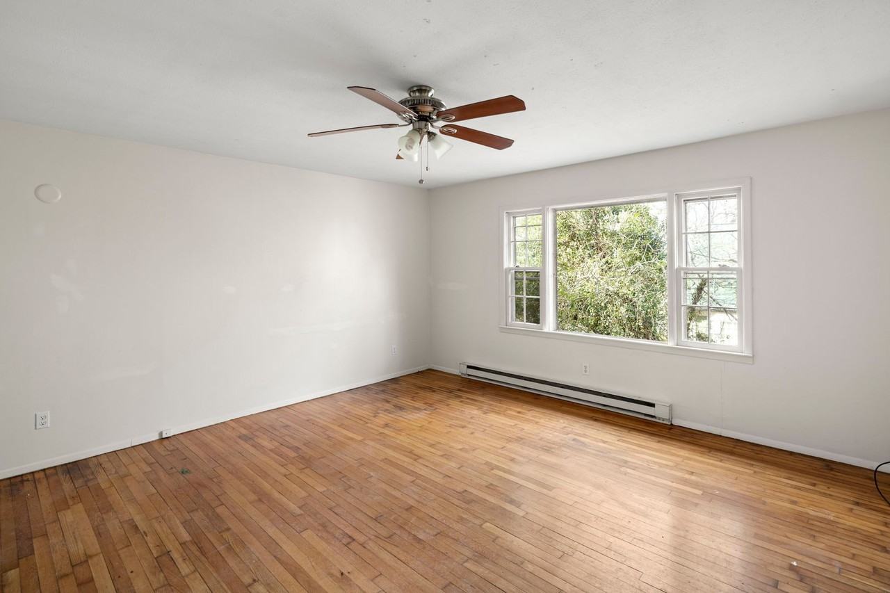 8 Golf St #B - Photo 4 of 12