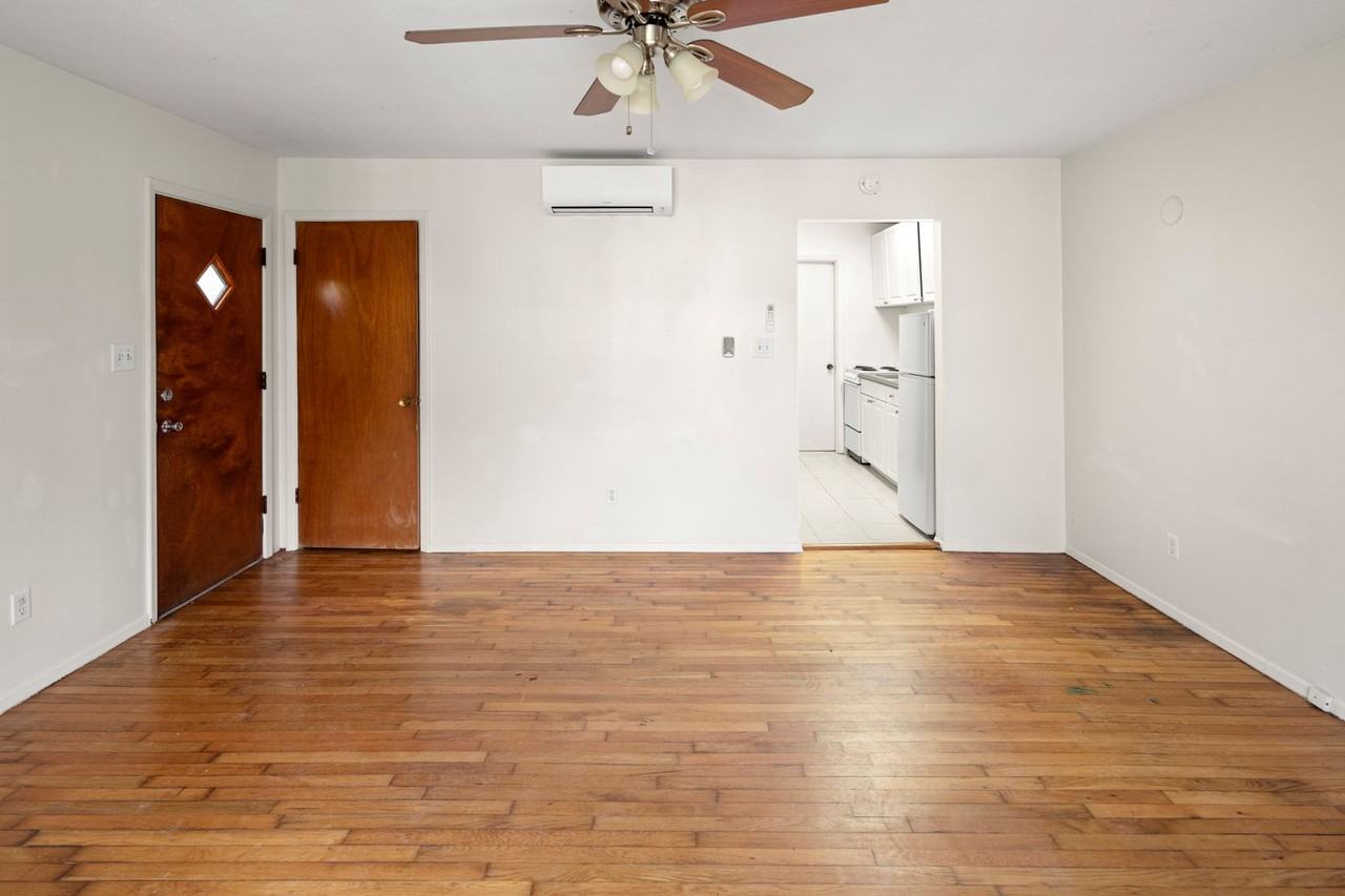 8 Golf St #B - Photo 6 of 12