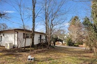 8 Golf St #B - Photo 1 of 1