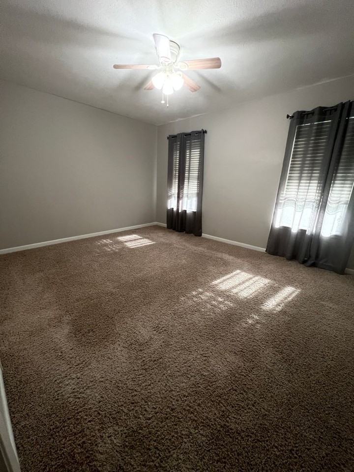 10203 Los Altos Dr - Photo 5 of 19