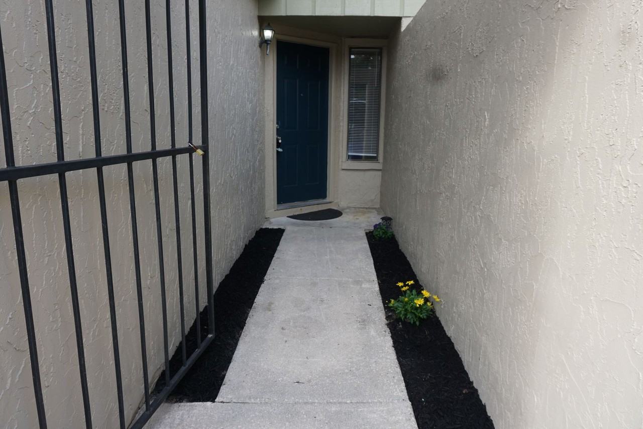 8570 Colony Pine Cir W - Photo 2 of 16