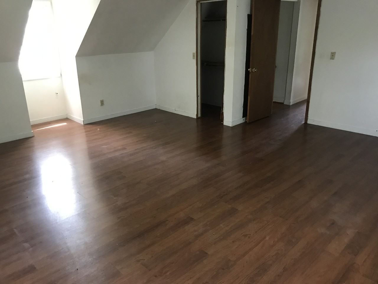 5202 Monument Ave - Photo 3 of 13