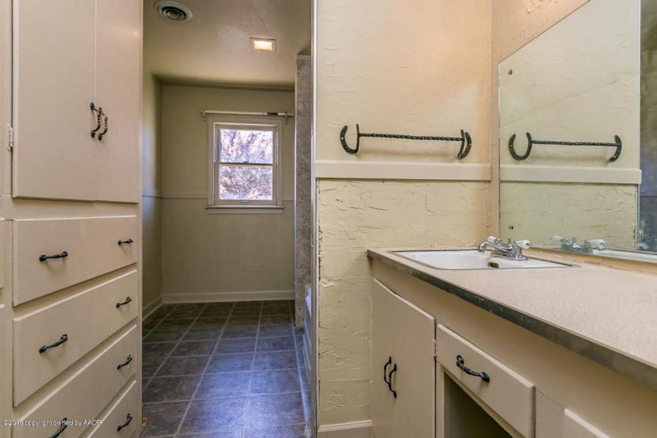 118 N Goliad St - Photo 2 of 6