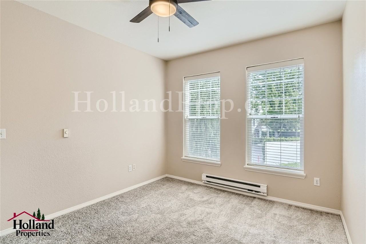 1231 Ne Horizon Loop - Photo 7 of 12