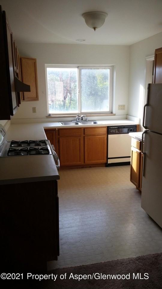 2683 Woodberry Dr - Photo 2 of 9