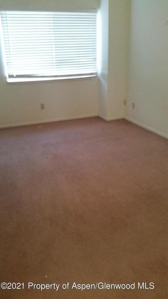 2683 Woodberry Dr - Photo 6 of 9