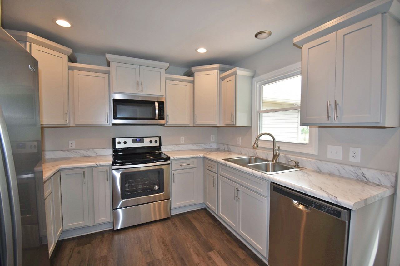 1033 Gary Ct - Photo 6 of 24