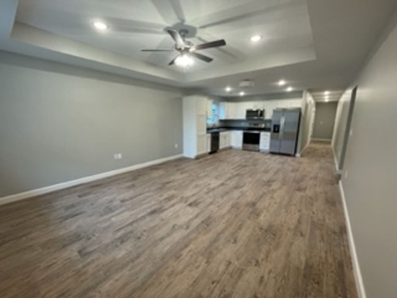 1611 Hill Valley Dr - Photo 2 of 16