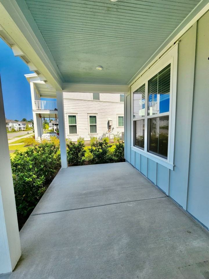 137 Falaise St - Photo 5 of 47