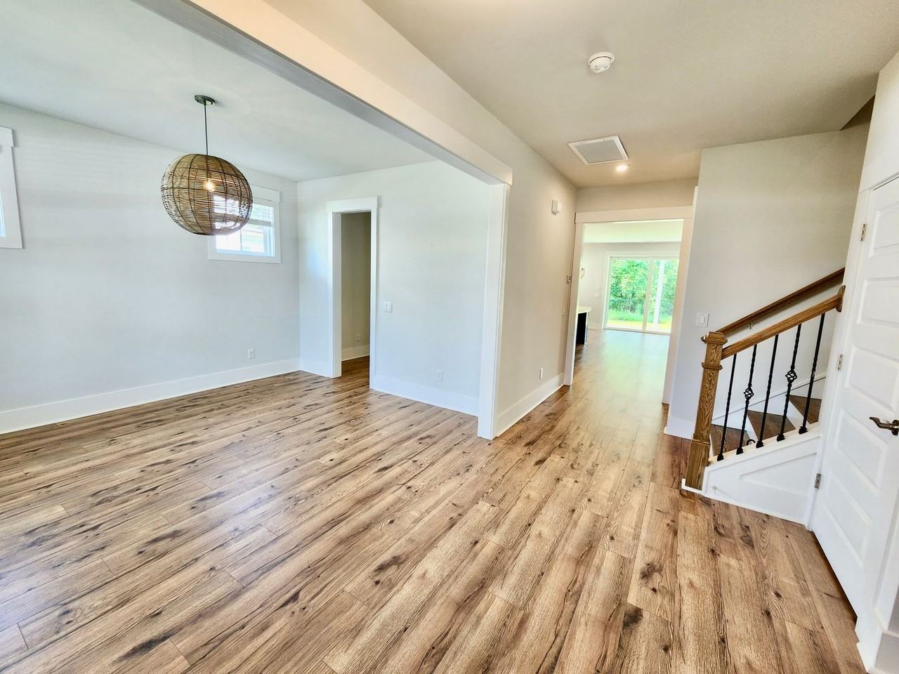 137 Falaise St - Photo 6 of 47