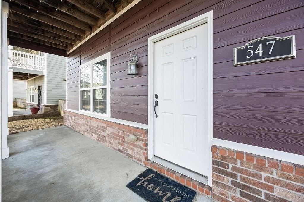 547 N Longfellow Ln - Photo 2 of 22