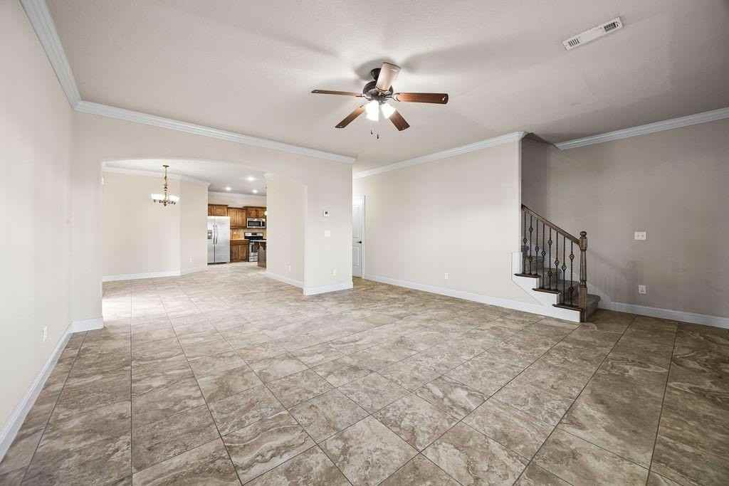 547 N Longfellow Ln - Photo 3 of 22