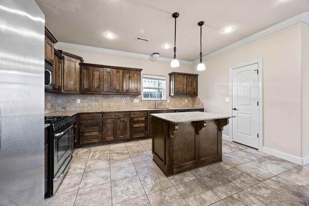 547 N Longfellow Ln - Photo 7 of 22