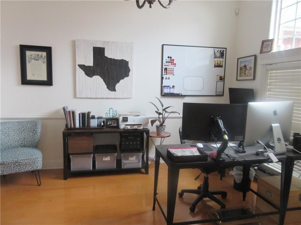 607 Se Jamaica Dr - Photo 3 of 13