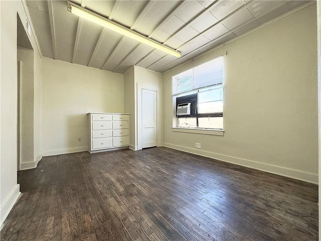 645 W Dickson St #9 - Photo 4 of 6