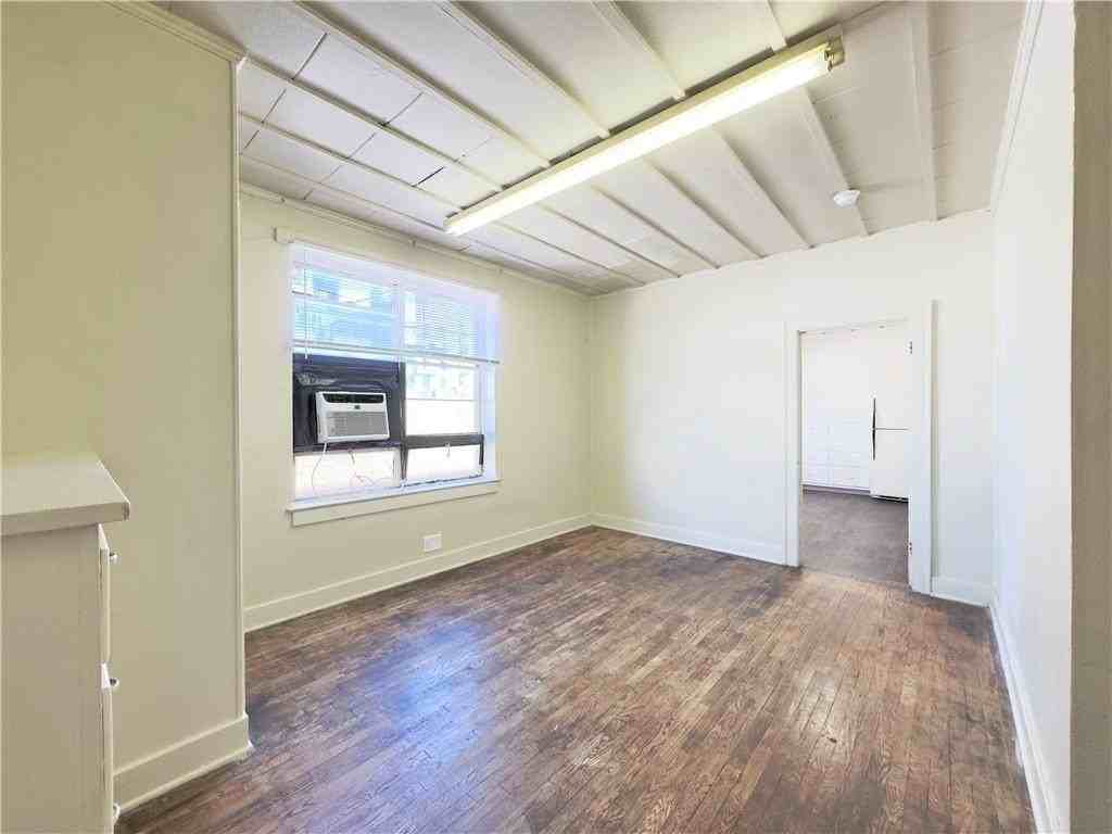 645 W Dickson St #9 - Photo 6 of 6