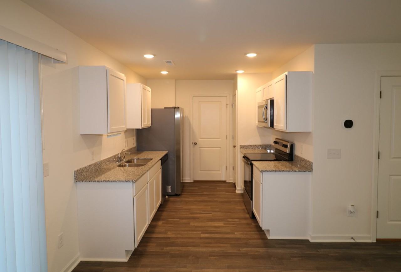 757 Whitney Rd - Photo 2 of 19