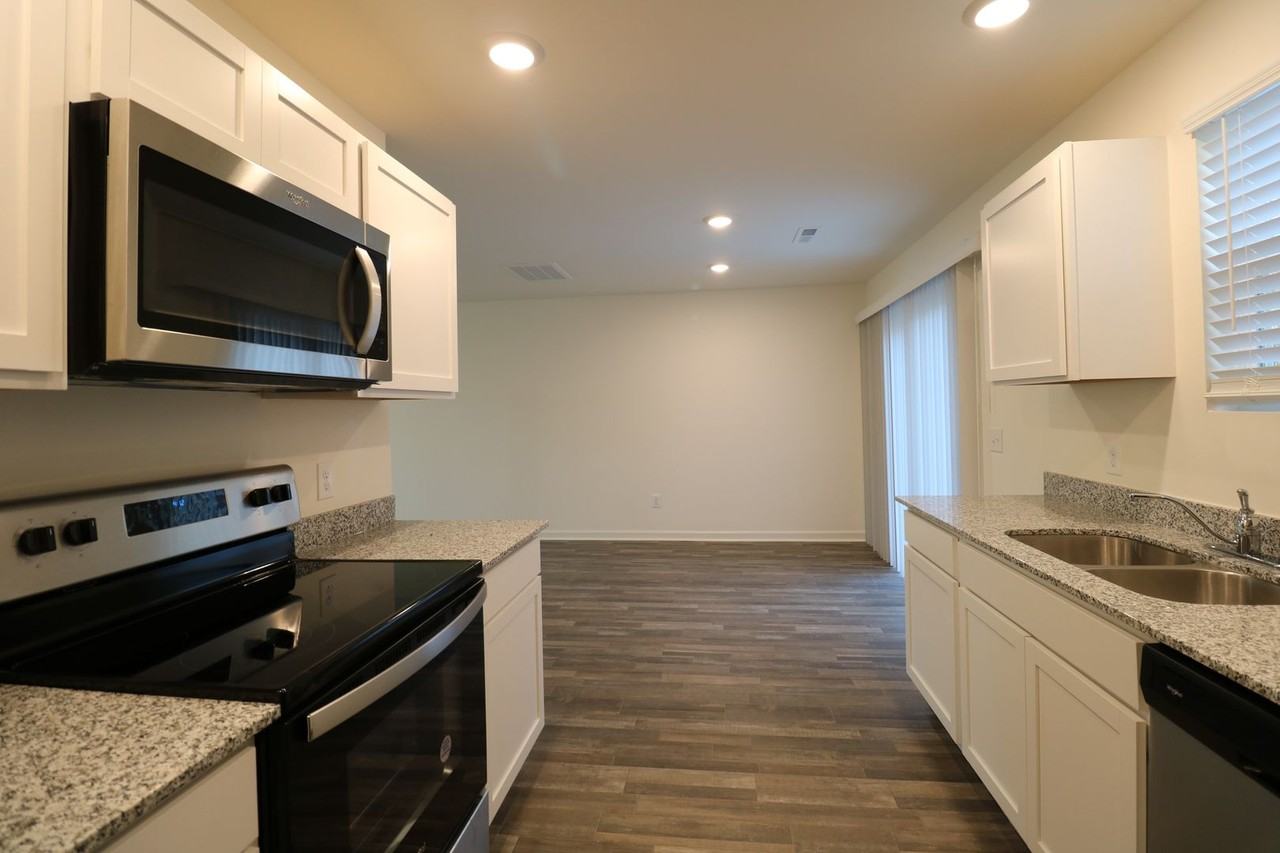 757 Whitney Rd - Photo 3 of 19