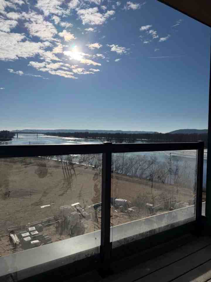 Brand New - Photo 5 of 25