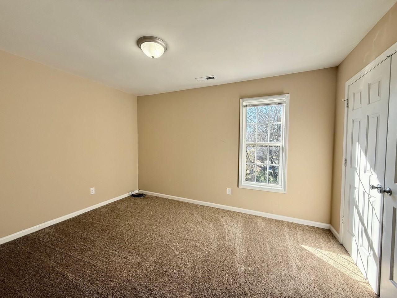 461 Allison St Nw - Photo 6 of 9