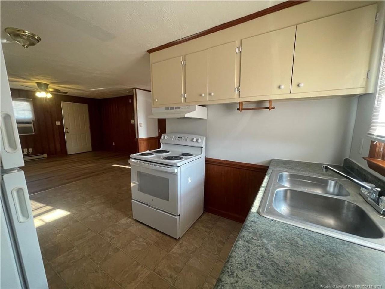 1725 Cumberland Dr - Photo 5 of 11