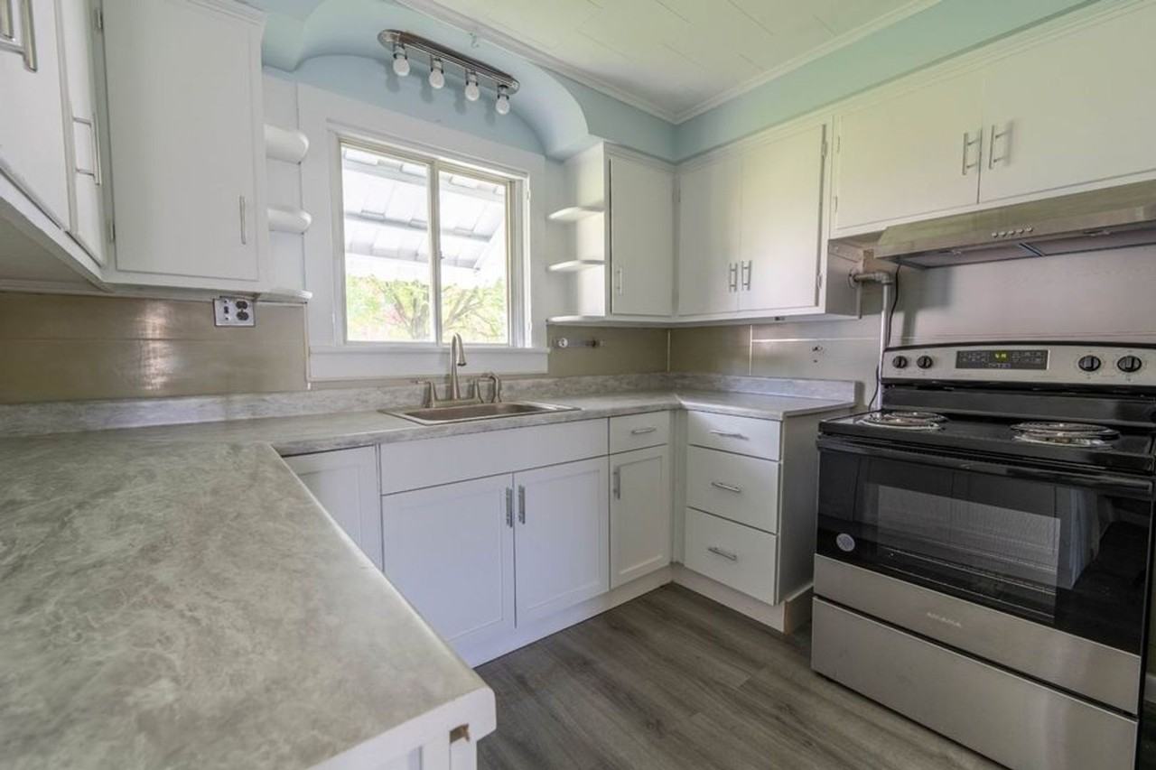 471 Holden St - Photo 4 of 21