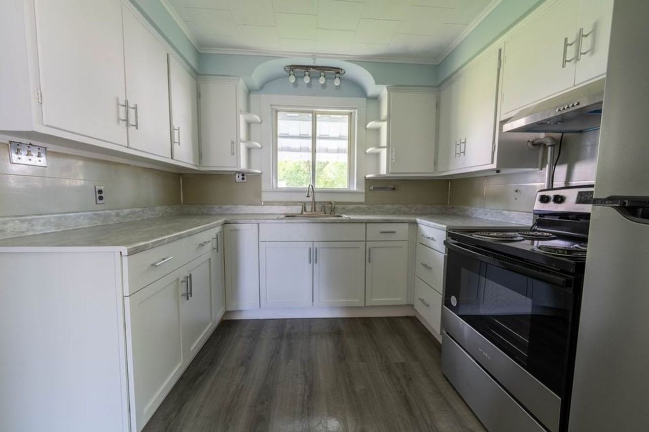 471 Holden St - Photo 5 of 21