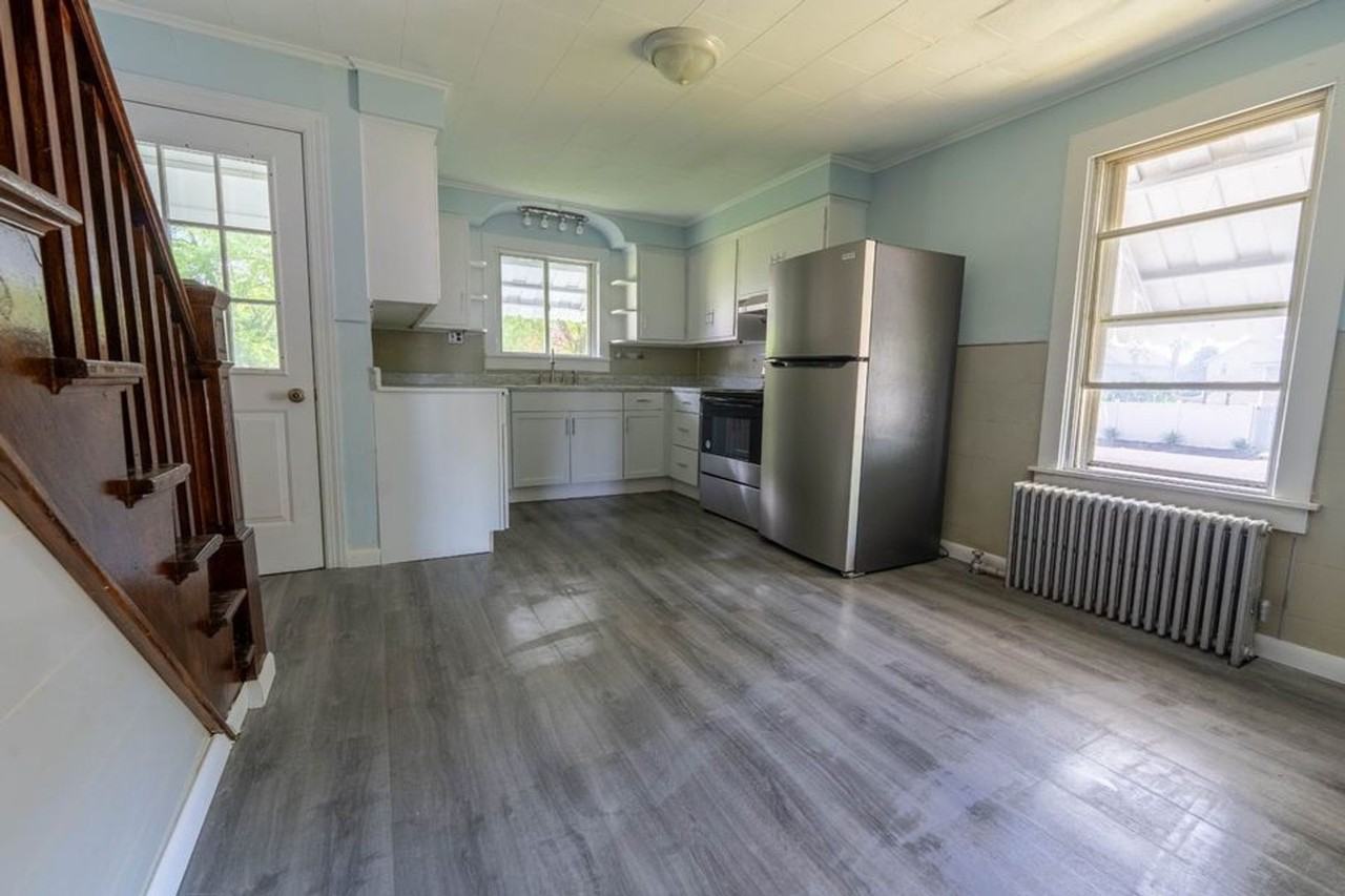 471 Holden St - Photo 7 of 21