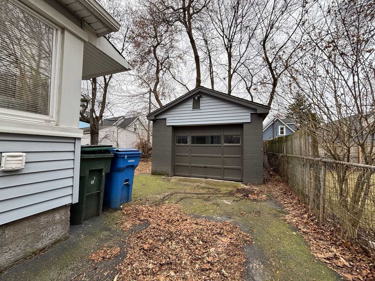 549 Caroline St - Photo 3 of 28