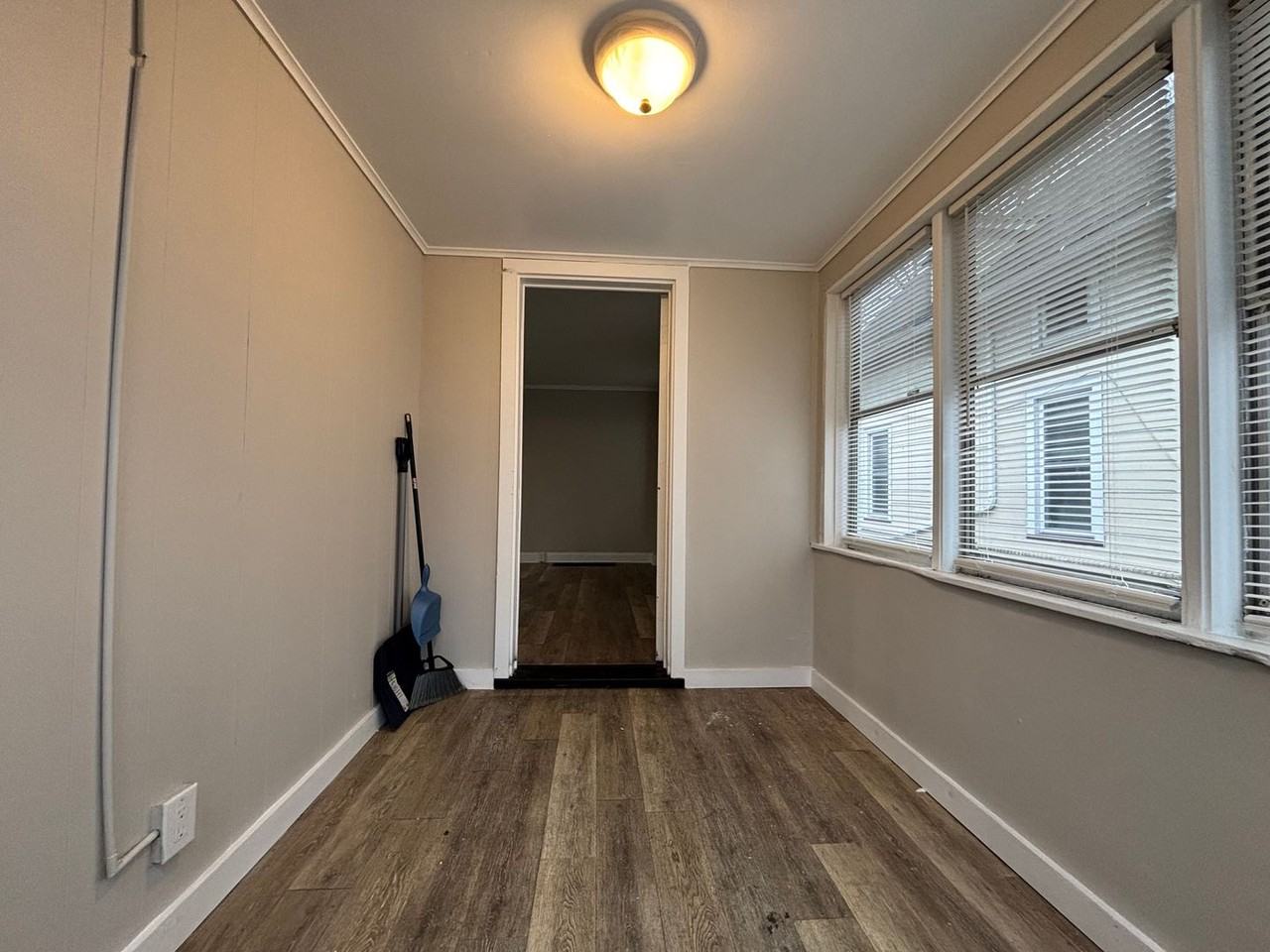 549 Caroline St - Photo 6 of 28