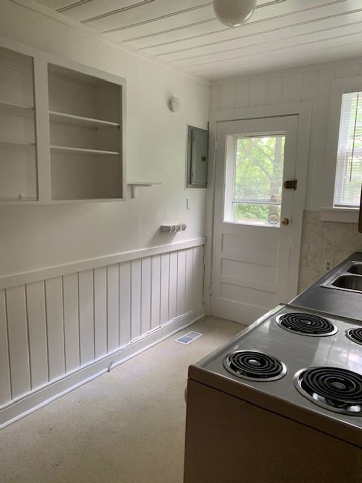 1226 Mcalpine Ave - Photo 3 of 7