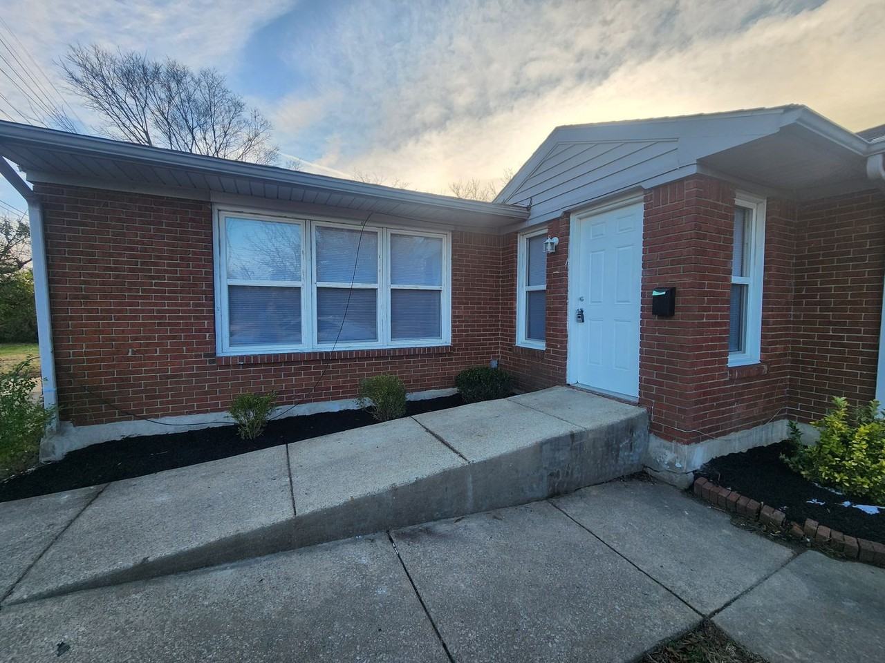 3700 Taylorsville Rd - Photo 2 of 34