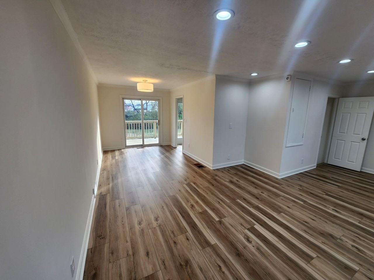 3700 Taylorsville Rd - Photo 7 of 34