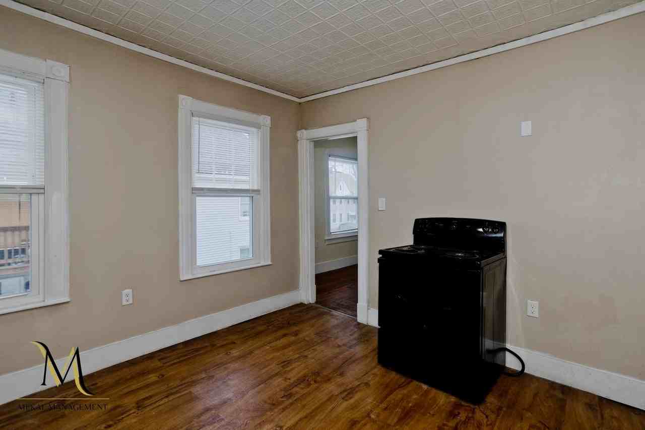 54 Clantoy St - Photo 6 of 20